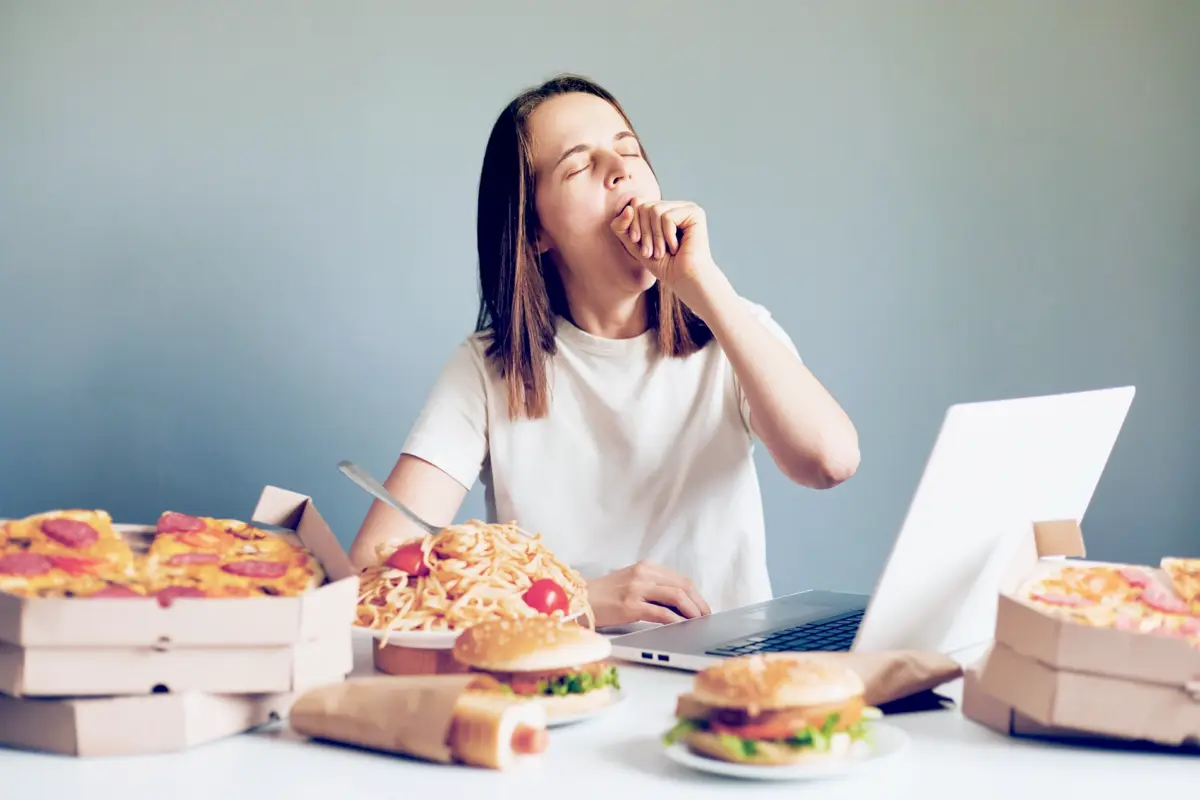 woman sleepy after eating gluten