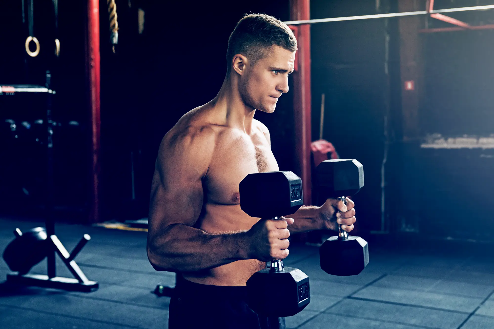 Man doing hammer curls